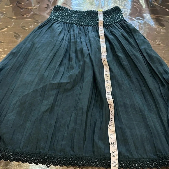 Express Smocked midi skirt 100%Silk - Picture 5 of 8